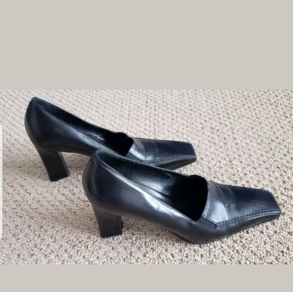 Via Spiga Women's Black Heels $195